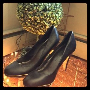 Black Platform Pumps